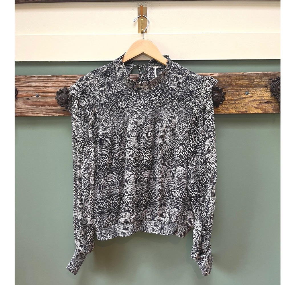 Free People Roma Grey Snakeskin Smocked High Neck Ruffle Blouse XL OB1069086 - Picture 1 of 7